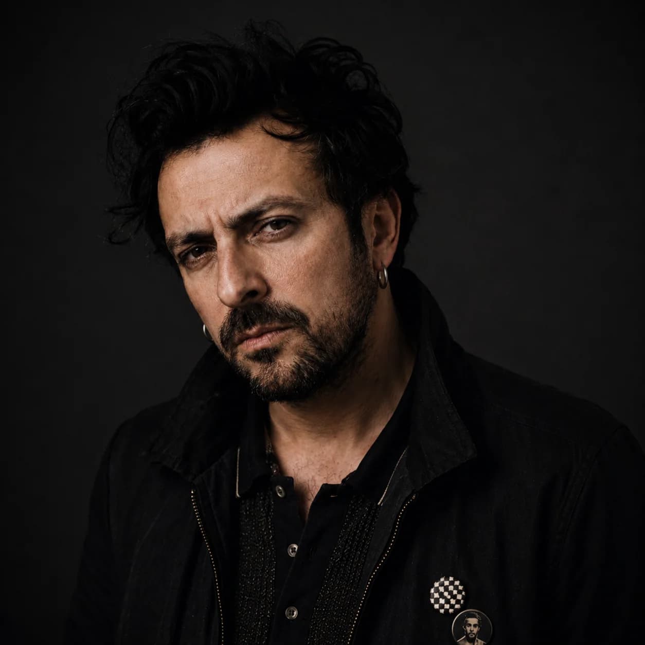 Retrato de Jonás Niebla, El outsider disidente (voz ficcional)